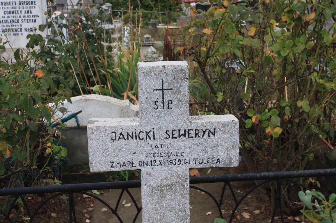 Seweryn Janicki, Graves of Polish soldiers interned in 1939 at Eternitatea cemetery