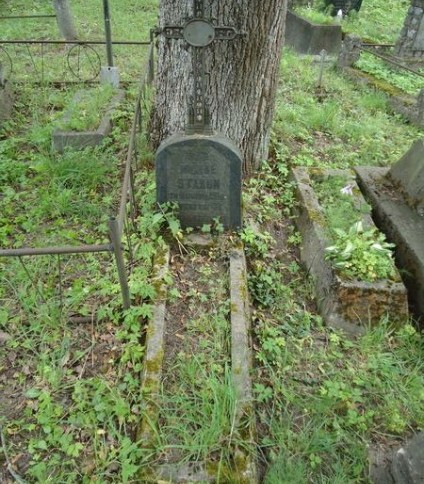 Nagrobek Michał Stakuna z cmentarza na Rossie w Wilnie, stan z 2013 roku