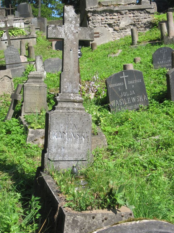 Nagrobek Jana Kamińskiego, cmentarz na Rossie w Wilnie, stan na 2013 r.
