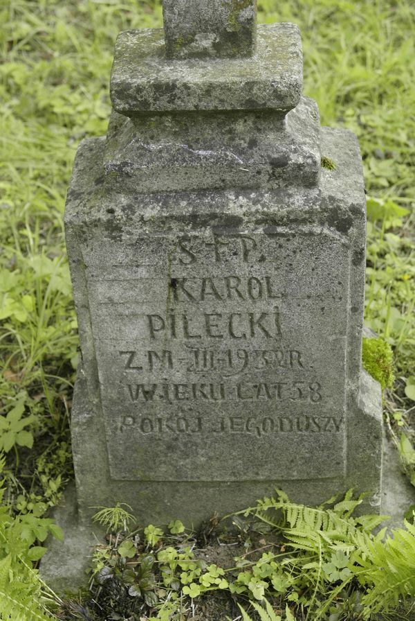 Inscription on the gravestone of Karol Pilecki, Rossa cemetery in Vilnius, as of 2013