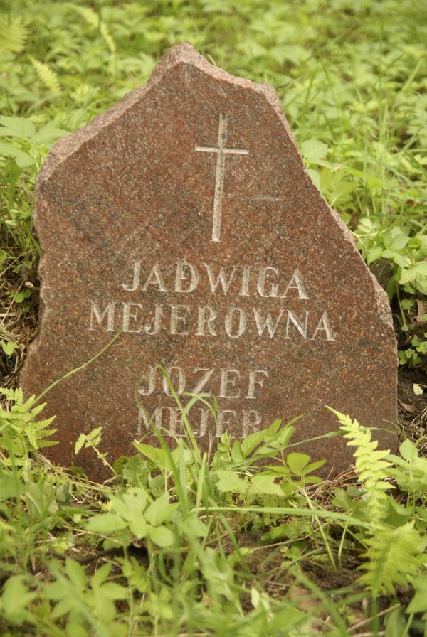 Tombstone of Jadwiga and Jozef Mejer, Rossa cemetery in Vilnius, as of 2013