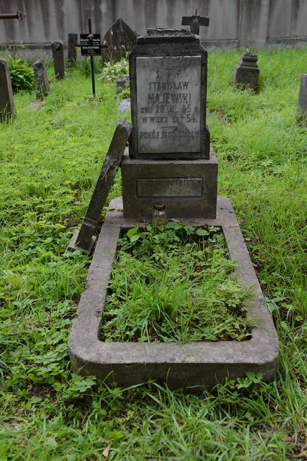 Tombstone of Stanisław Majewski, Ross cemetery, as of 2013