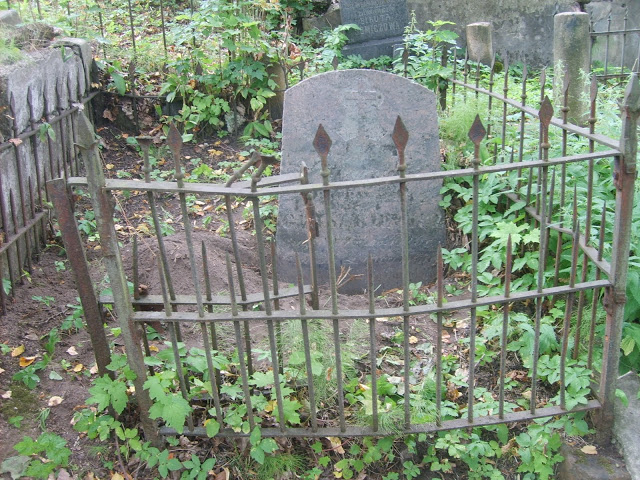 Gravestone of Maria Gryszkiewicz, Na Rossie cemetery in Vilnius, as of 2013.