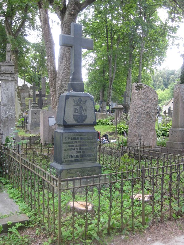 Nagrobek Adama i Emilii Brochockich, cmentarz na Rossie w Wilnie, stan z 2013 r.