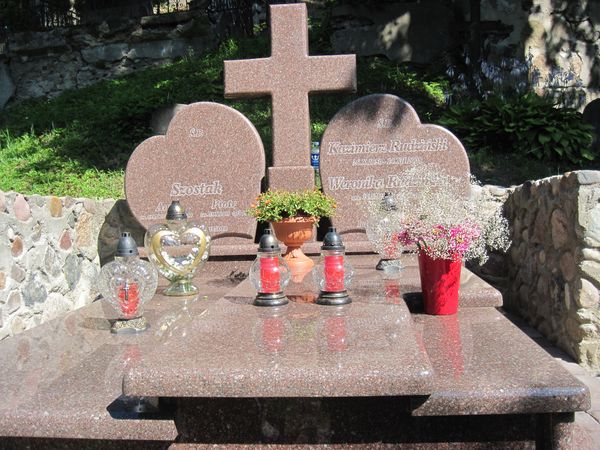 Tomb of Veronika and Kazimierz Rudzinski and Anna and Piotr Szostak, Ross Cemetery in Vilnius, as of 2013.