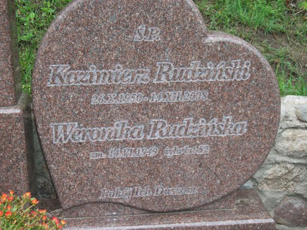 Tomb of Veronika and Kazimierz Rudzinski and Anna and Piotr Szostak, Ross Cemetery in Vilnius, as of 2013.