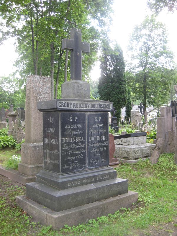 Nagrobek rodziny Dolińskich, cmentarz na Rossie w Wilnie, stan z 2013 r.