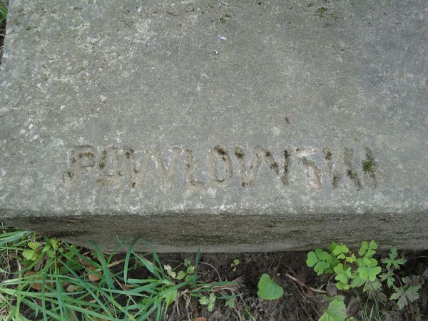 Fragment  nagrobka Stanisława Żygo z cmentarza na Rossie w Wilnie, stan z 2013 r.