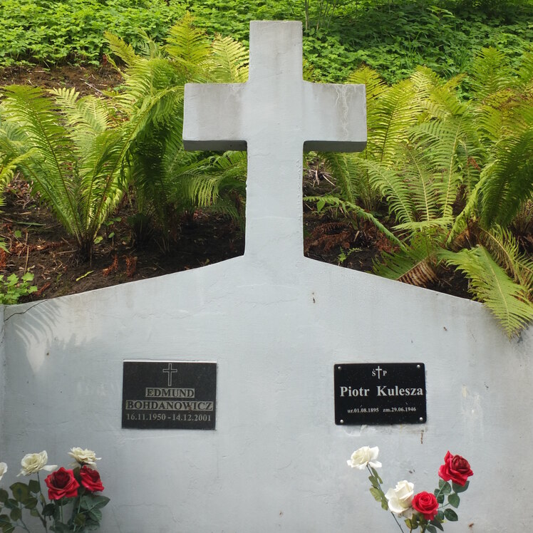 Fragment of the tomb of Edmund Bohdanowicz and Piotr Kulesza, Na Rossie cemetery in Vilnius, as of 2013