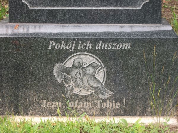 Nagrobek Reginy i Wojciecha Huryn, cmentarz na Rossie w Wilnie, stan na 2013 r.