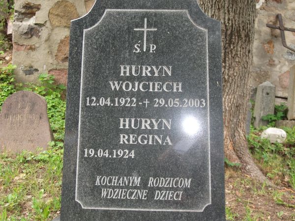 Tombstone of Regina and Wojciech Huryn, Ross cemetery in Vilnius, as of 2013.