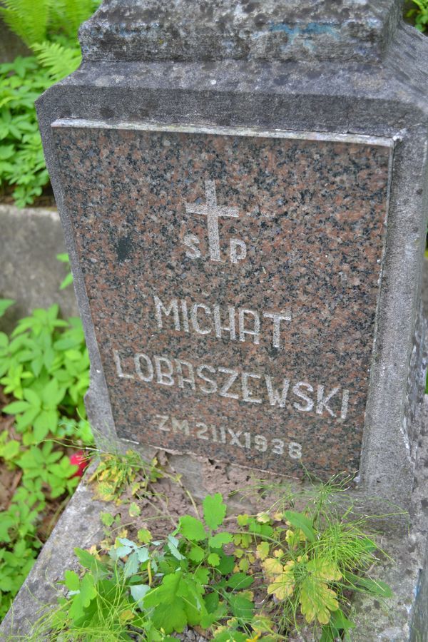 Tablica inskrypcyjna z nagrobka Michata Lobaszewskiego, cmentarz Na Rossie w Wilnie, stan z 2013 roku
