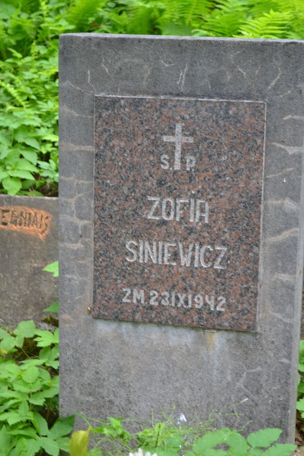 Inscription plaque from the gravestone of Zofia Sieniewicz, Na Rossie cemetery in Vilnius, as of 2013