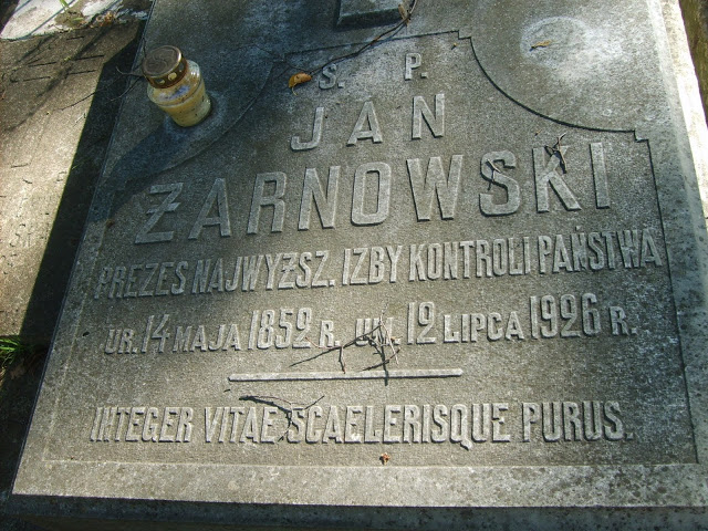 Fragment of Jan Żarnowski's tombstone, Na Rossie cemetery in Vilnius, as of 2013.