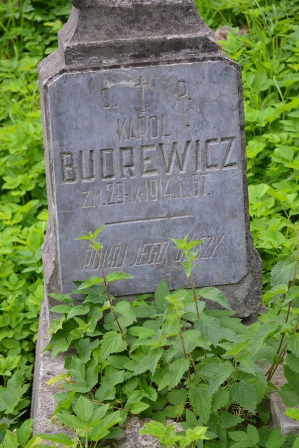 Inskrypcja z nagrobka Karola Budrewicza, cmentarz Na Rossie w Wilnie, stan z 2013 roku