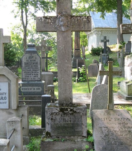Nagrobek Antoniego Kruszewskiego, cmentarz na Rossie w Wilnie, stan z 2013 r.