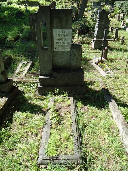 Nagrobek Stanisława Iwaszko z cmentarza na Rossie w Wilnie, stan z 2013 roku