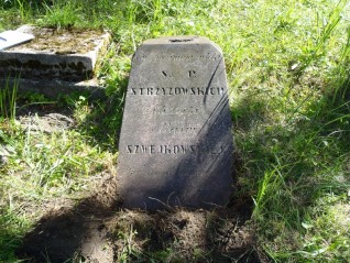 Nagrobek Strzyżowskich i Marii Szwejkowskiej, cmentarz na Rossie w Wilnie, stan z 2013 r.