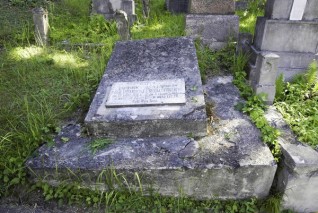 Nagrobek Marii Stefanowskiej i Heleny Zeydler, cmentarz na Rossie w Wilnie, stan z 2013 r.