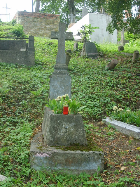 Tombstone of Antoni Mikulski, Na Rossie cemetery in Vilnius, as of 2013.