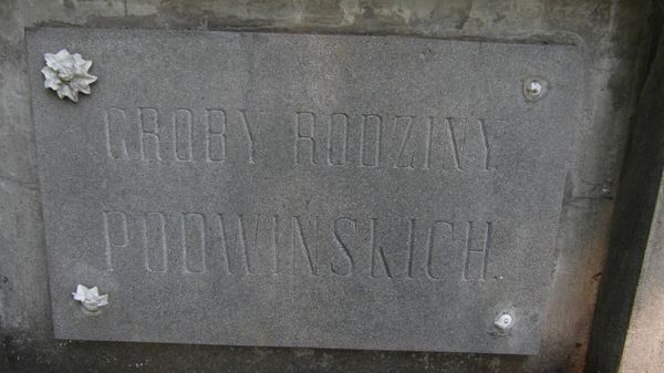 Fragment grobowca rodziny Podwińskich, cmentarz Na Rossie w Wilnie, stan z 2013