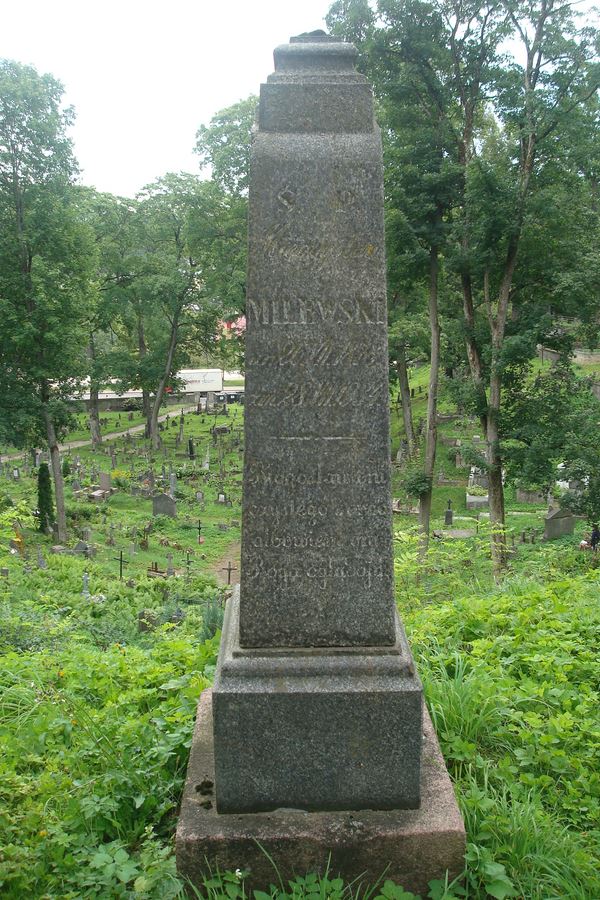 Tombstone of the Milewski family, Ewa Slizień and Antonina Zmączyńska, Na Rossie cemetery in Vilnius, as of 2013