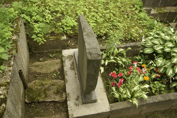 Tombstone of Julian Lemieszonek, Ross Cemetery in Vilnius, as of 2013