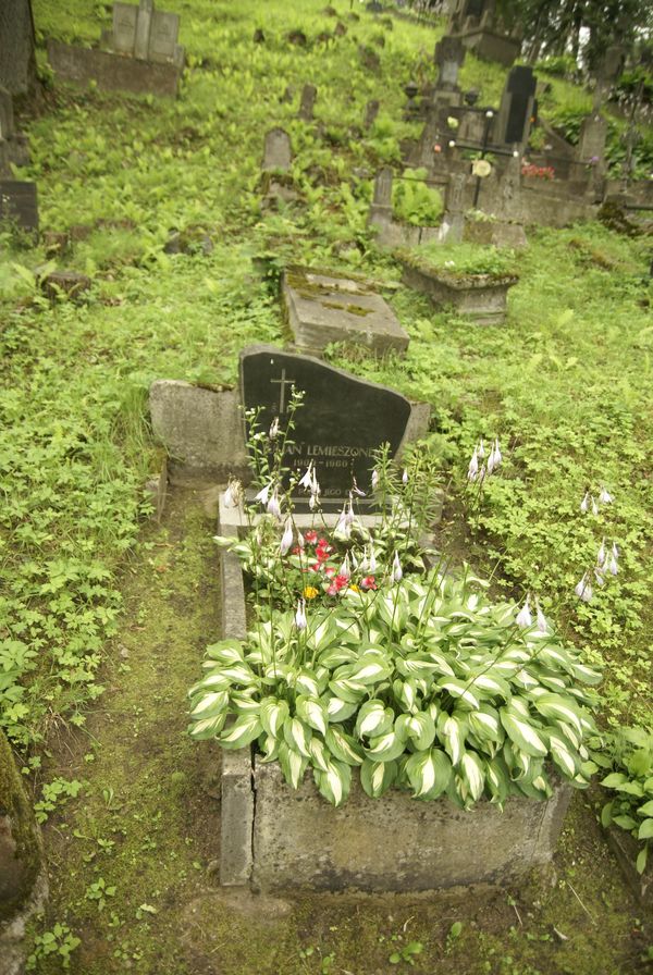 Tombstone of Julian Lemieszonek, Ross Cemetery in Vilnius, as of 2013