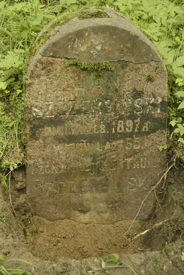 Inscription on the gravestone of Gertruda and Jan Szczerbinski, Rossa cemetery in Vilnius, as of 2013