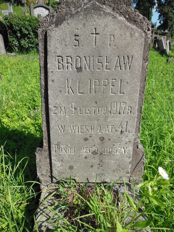 Inskrypcja na cokole nagrobka Bronisława Klippela, cmentarz na Rossie w Wilnie, stan z 2013