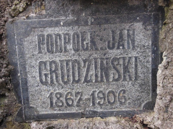 Inskrypcja nagrobka rodziny Grudzińskich, cmentarz Na Rossie w Wilnie, stan z 2013