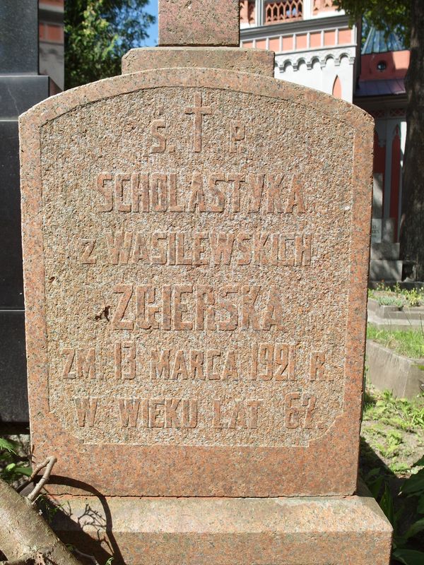 Fragment nagrobka Scholastyki Zgierskiej, cmentarz na Rossie w Wilnie, stan z 2013 r.