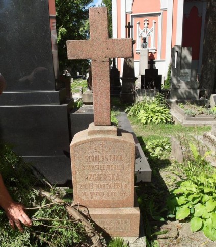 Nagrobek Scholastyki Zgierskiej, cmentarz na Rossie w Wilnie, stan z 2013 r.
