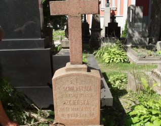 Nagrobek Scholastyki Zgierskiej, cmentarz na Rossie w Wilnie, stan z 2013 r.