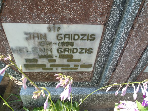 Inscription on the tombstone stele of the Gaidzis family, Ross Cemetery in Vilnius, as of 2013