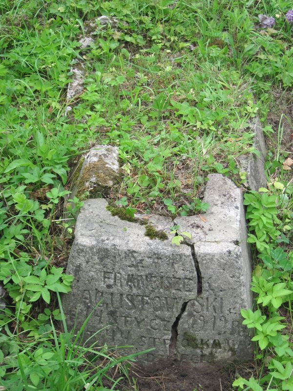Nagrobek Franciszka Augustowskiego, cmentarz na Rossie w Wilnie, stan na 2013 r.