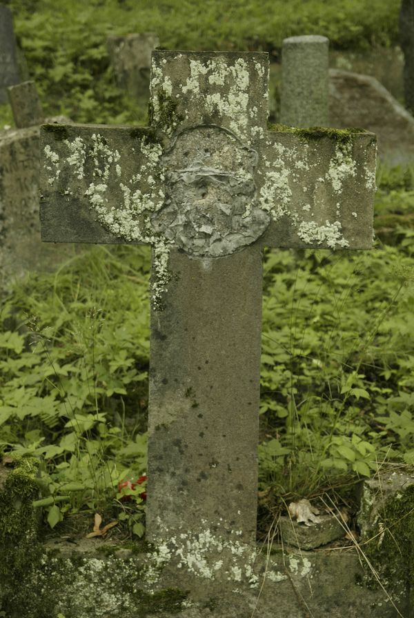 Zwieńczenie nagrobka Stefanii Korabiewicz, cmentarz na Rossie w Wilnie, stan z 2013