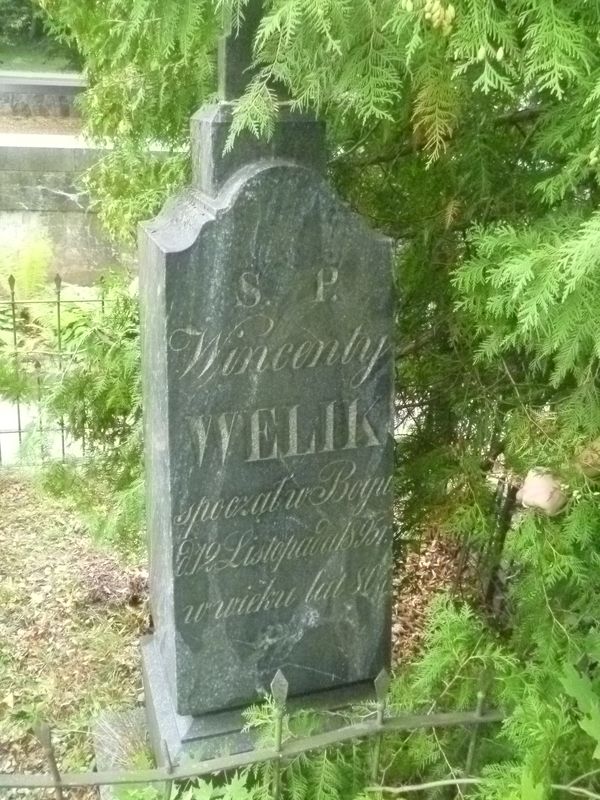 Inscription on the gravestone of Ksawery and Wincenty Welik, Na Rossie cemetery in Vilnius, as of 2013