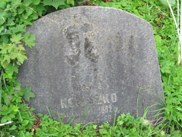 Tombstone of Helena Koczeń and Michal Kołyszko, Rossa cemetery in Vilnius, as of 2013.