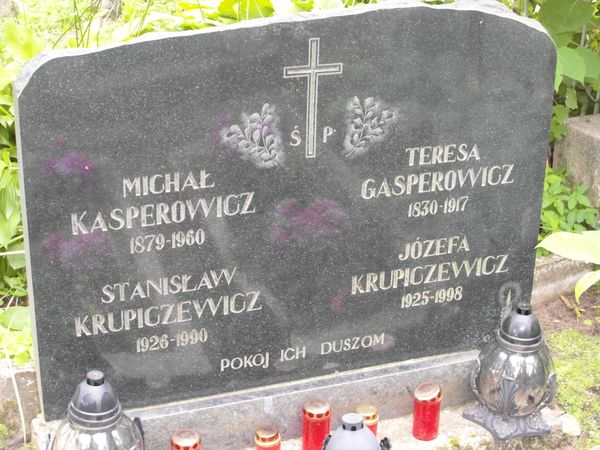 Inskrypcja na nagrobku Teresy Gasperowicz, Michała Kasperowicza i rodziny Krupiczewiczów, cmentarz na Rossie w Wilnie, stan z 2013