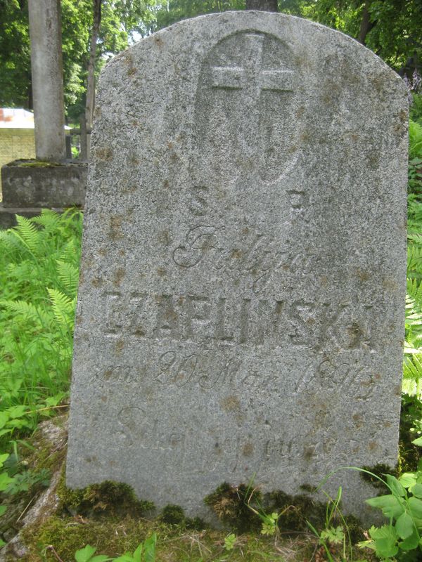 Fragment nagrobka Julii Czaplińskiej, cmentarz na Rossie, stan z 2013 roku