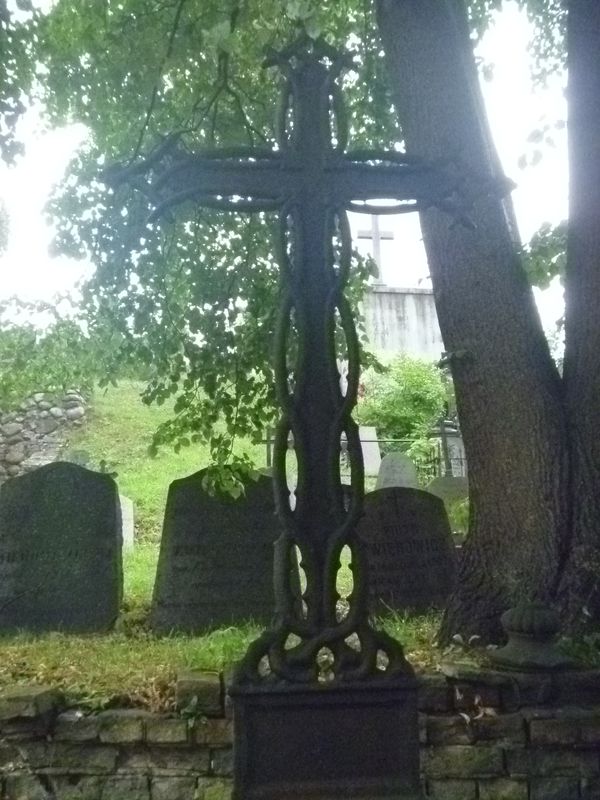Fragment of Regina Wenk's gravestone, Na Rossie cemetery in Vilnius, state of 2013