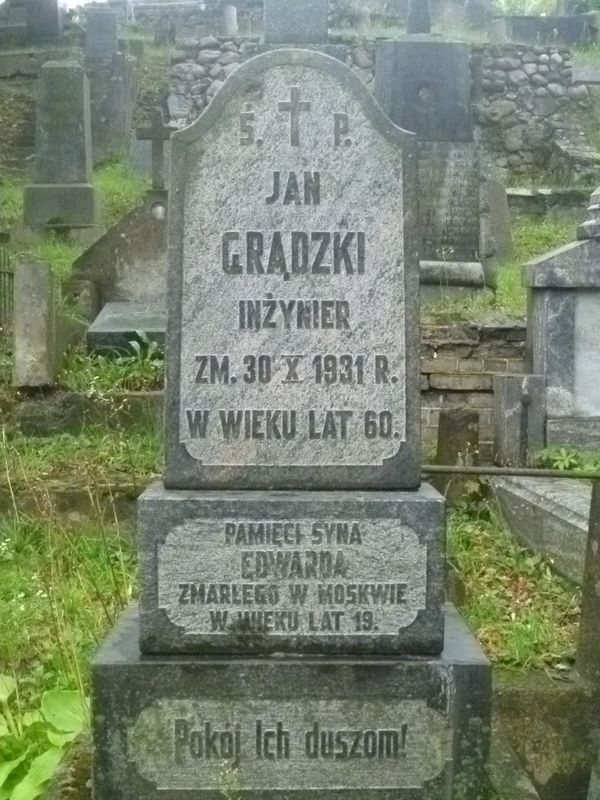 Gravestone inscription The gravestone of Edward and Jan Grądzki, Na Rossie cemetery in Vilnius, as of 2013