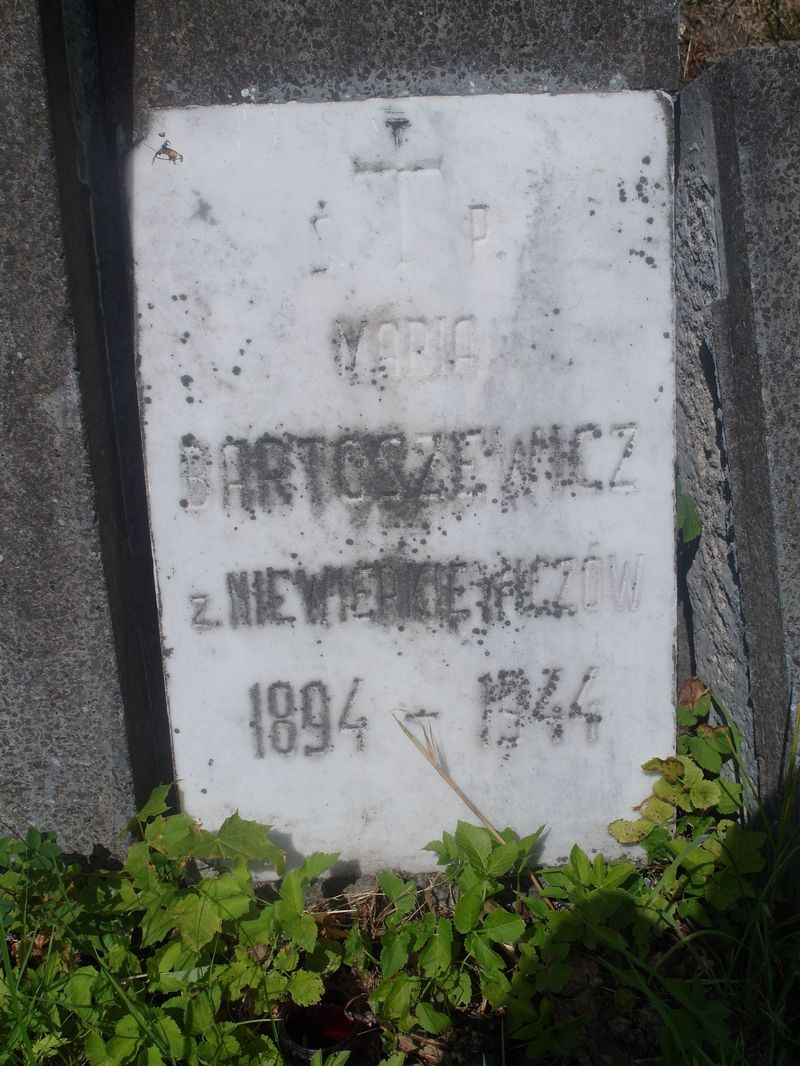 Fragment of the gravestone of Maria Bartoszewicz, Rossa cemetery in Vilnius, state of 2014