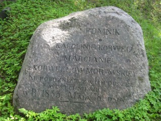 Nagrobek Karoliny Korwell i Marcjanny Morawskiej, cmentarz na Rossie w Wilnie, stan na 2013 r.