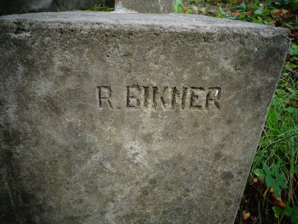 Signature on the tombstone of Ewa and Josef Kozlowski and Zochna Piper, Na Rossie cemetery in Vilnius, as of 2013.