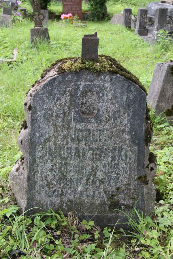 Nagrobek Józefa Moraczewskiego z cmentarza na Rossie w Wilnie, stan z 2013 r.