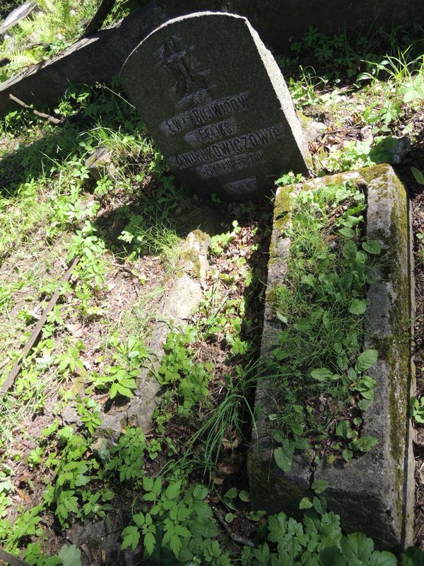 Fragment of the gravestone of Ewa and Feliks Andrukowicz, Na Rossie cemetery in Vilnius, as of 2013.