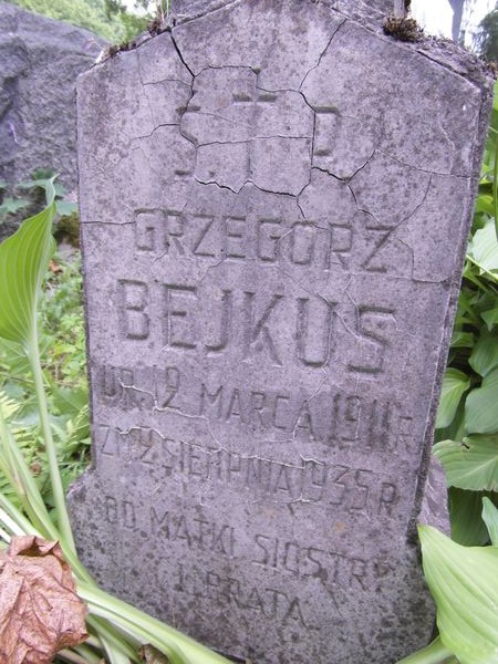 Nagrobek Grzegorza Bejkusa, cmentarz Na Rossie w Wilnie, stan z 2013