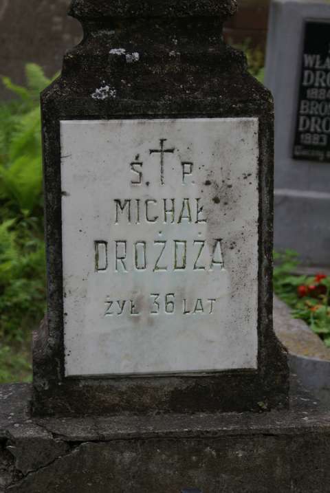 Tombstone of Michał Drożdż, Na Rossie cemetery in Vilnius, as of 2013